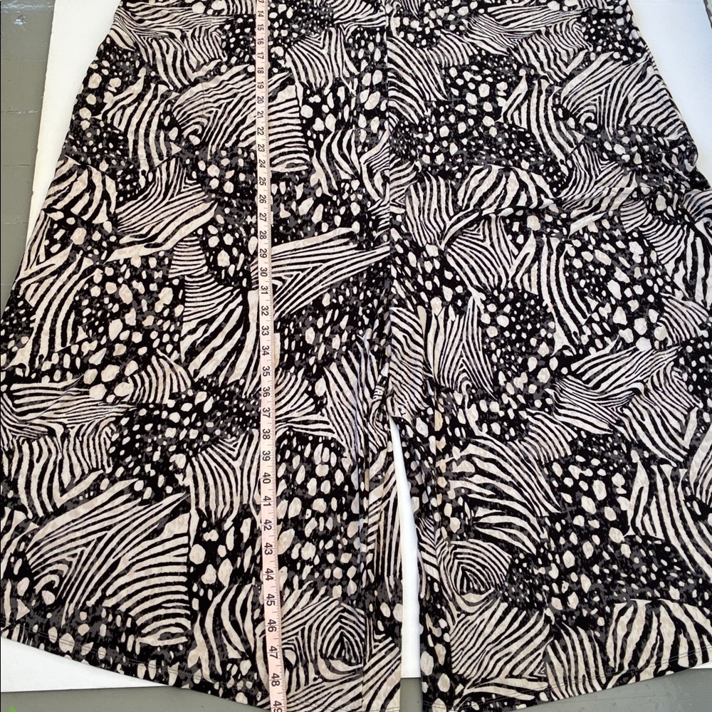 Attitudes by Renee Black and Cream Patterned Wide Leg Sleeveless Jumper 3XP - Picture 13 of 15